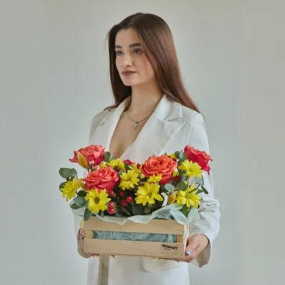 Ящик с розами и хризантемой N84661Ф