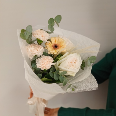 Букет комплимент "C любовью" с диантусом