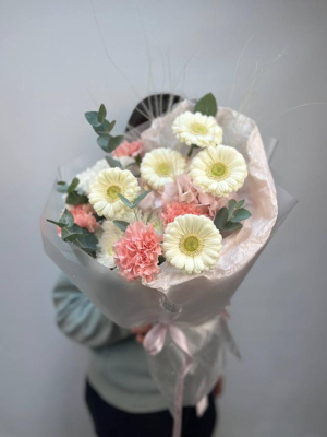 Букет"Влюблённость" с гортензией