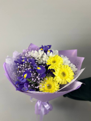 Букет с хризантемой "Мамина любовь"