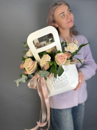 Композиция"Сияющая любовь"с розами