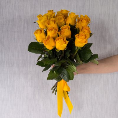 Букет из 13 желтых роз Эквадор 60 см.