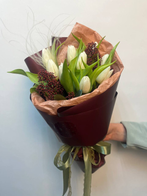 Букет" Гармония" с тюльпанами