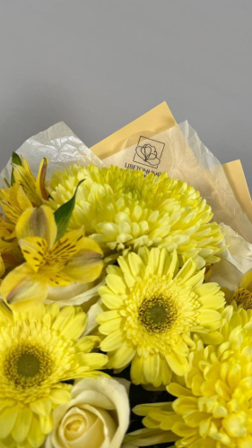 Букет с альстрромерией " Медовые переливы "