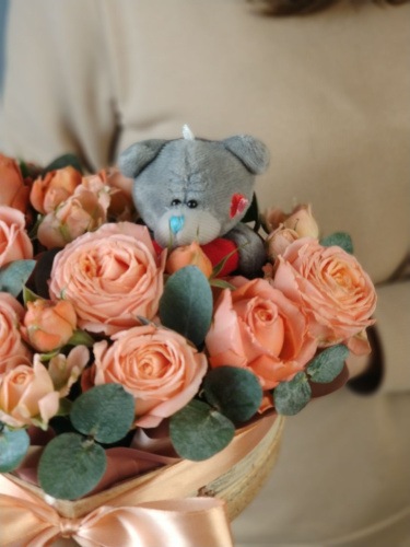 Композиция " Влюблённый мишка" с розами