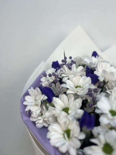 Букет"Садовая лёгкость" с хризантемой