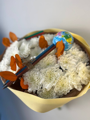 Букет"Колокольчик" с хризантемой