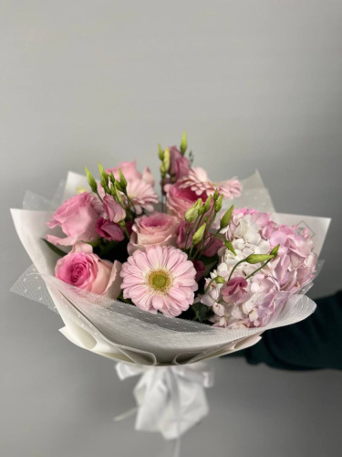 Букет с гортензией " Мамино тепло"