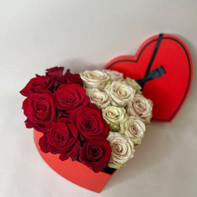 Композиция"Сердце" с розами