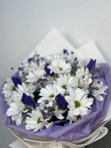 Букет"Садовая лёгкость" с хризантемой